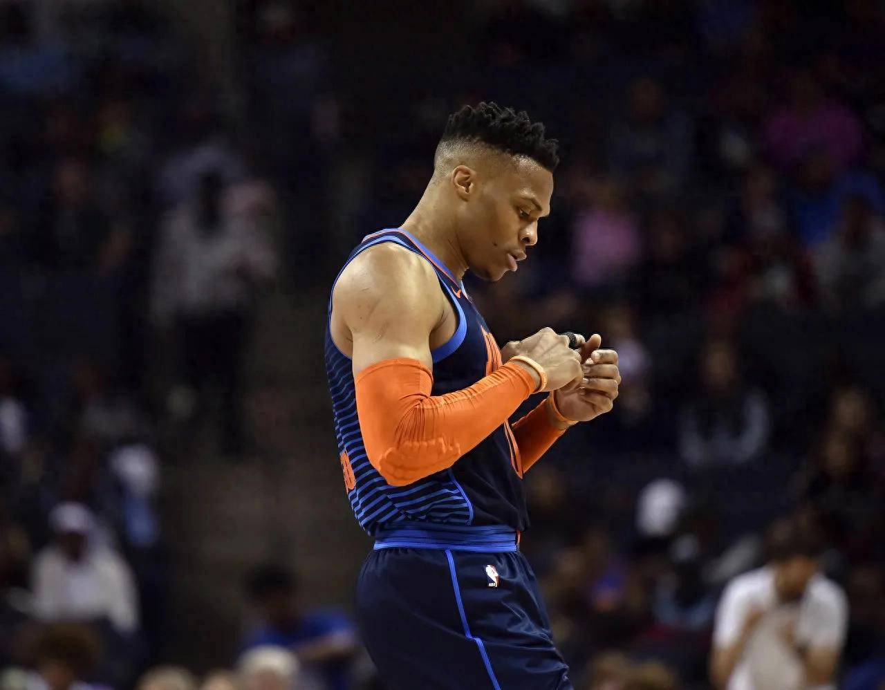 雷霆队年轻球员在场上勇敢亮相,获得肯定 雷霆队年轻球员在场上勇敢亮相,获得肯定